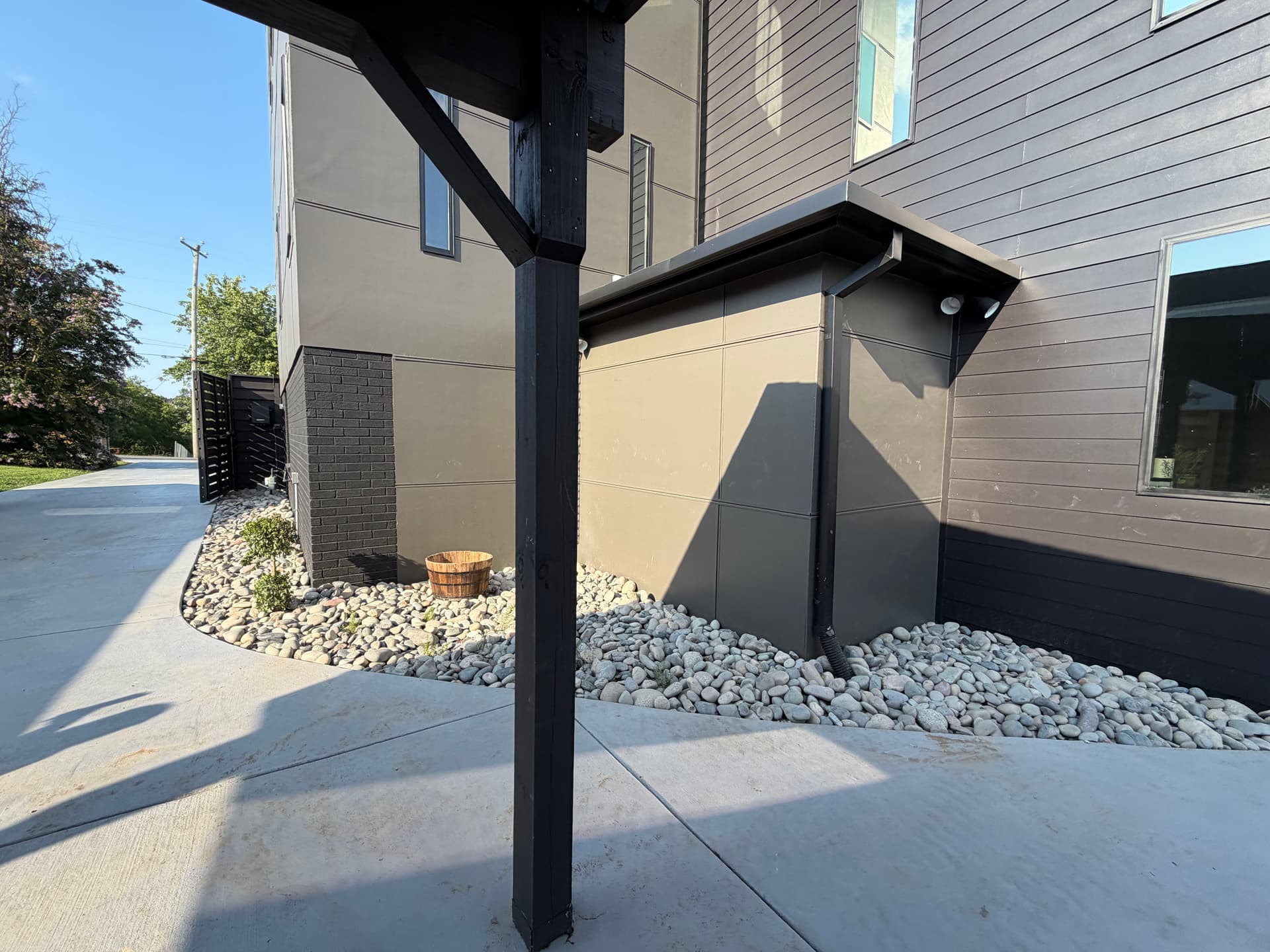 Gallery photos for Concrete Pavers, River Rock and Drainage Done Right in Nashville: Image #2