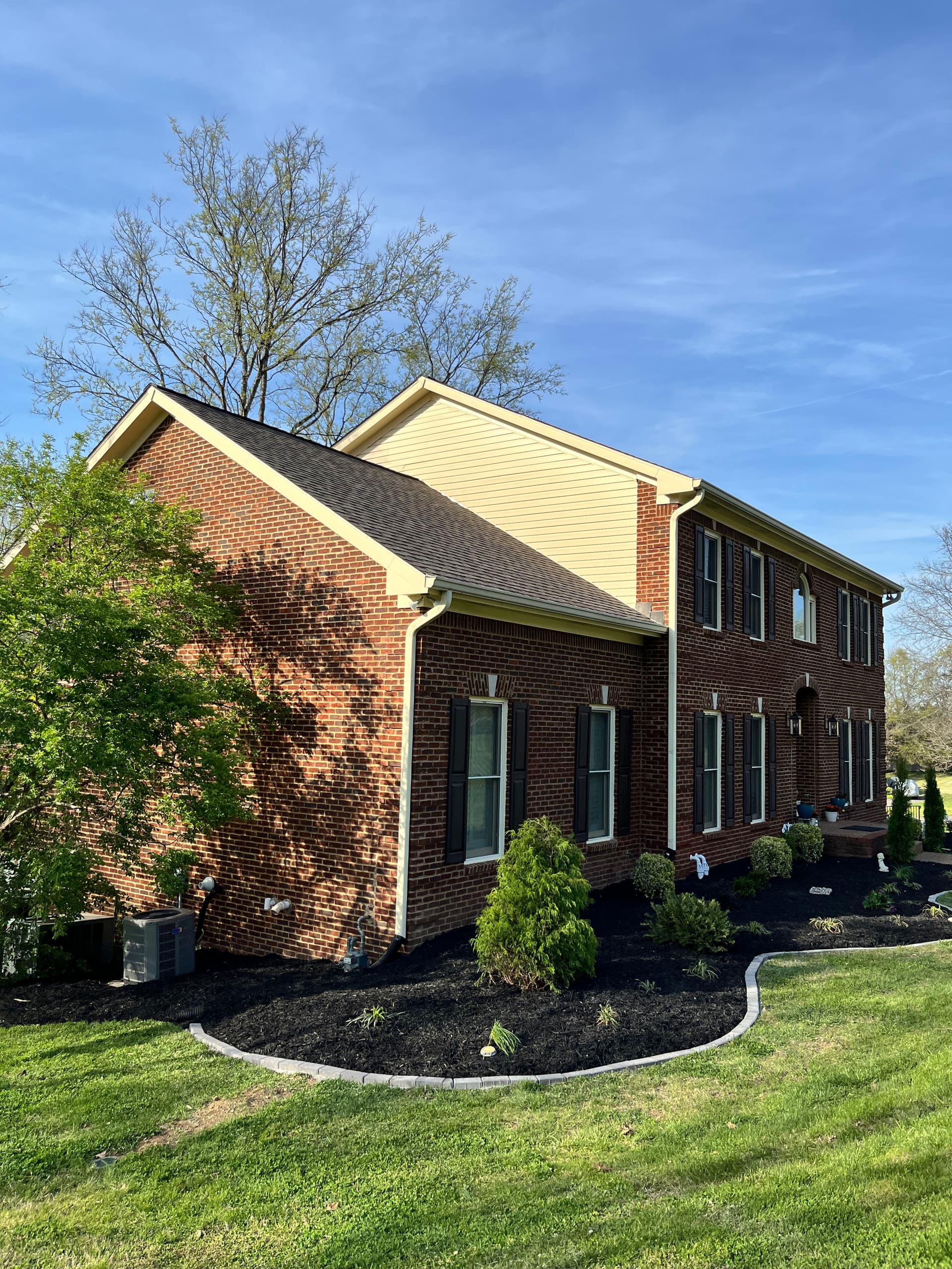 Gallery photos for Fresh Landscaping Makeover in Beautiful Residential Area: Image #1