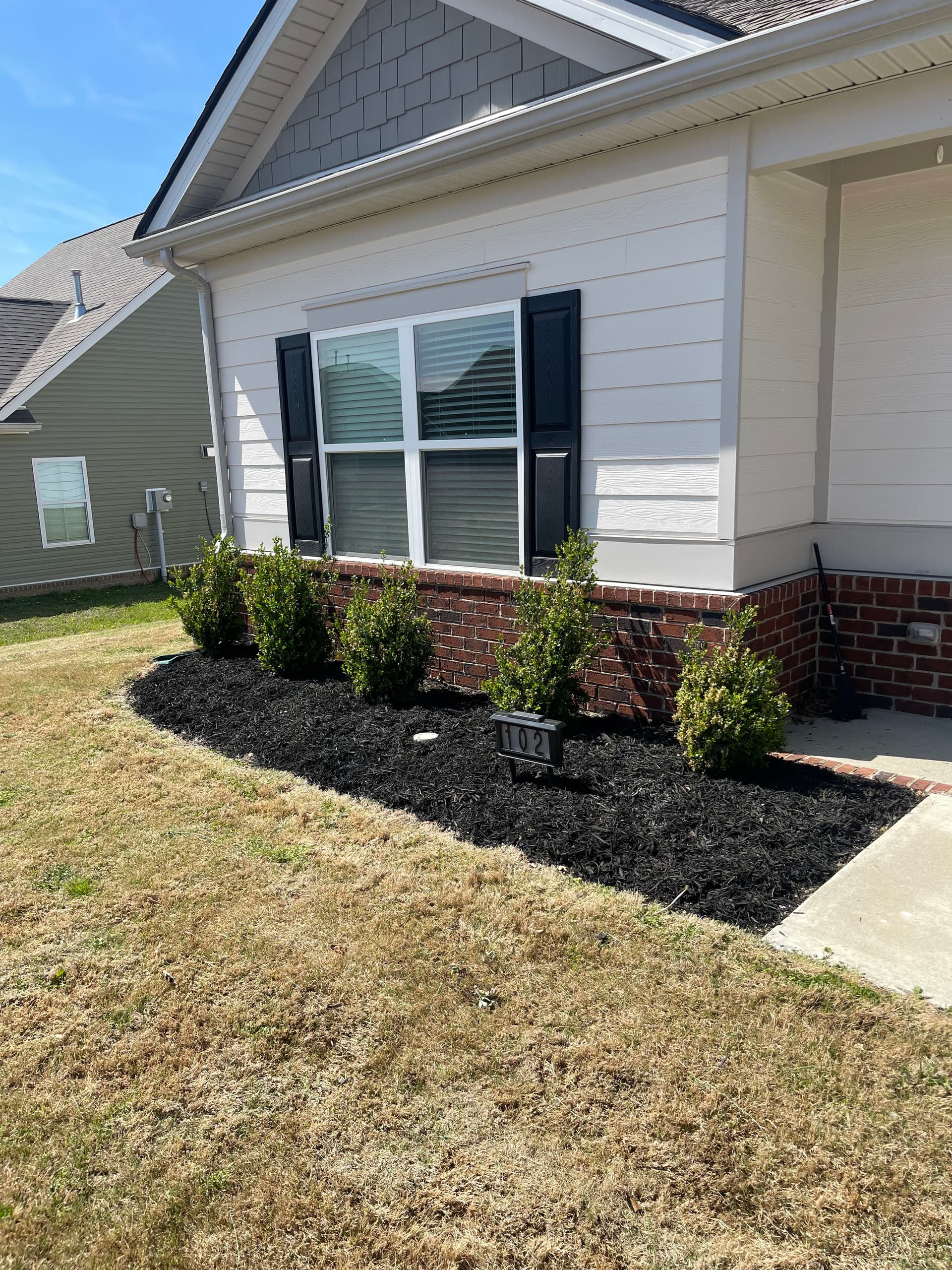 Fresh Mulch Refresh for a Neat Yard image