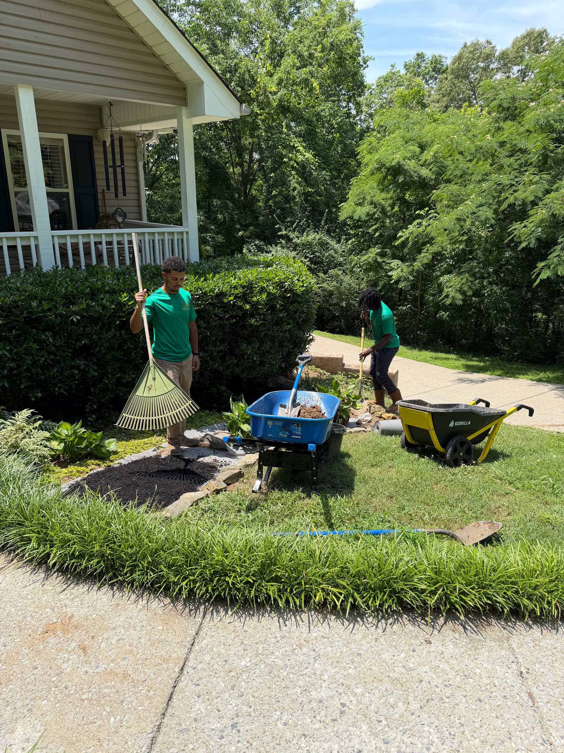 Gallery photos for Fresh Landscape Install Brings Curb Appeal to Kingston Springs Home: Image #1