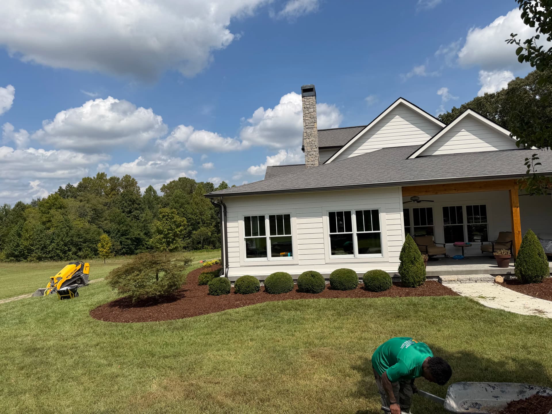 Mulch Refresh and Landscape Cleanup in Dickson TN image